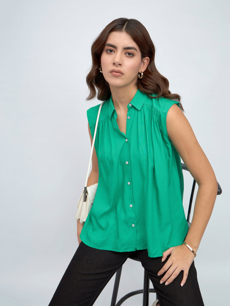 DL Woman Shirt Collar Regular Fit Solid Green Sleeveless Shirt