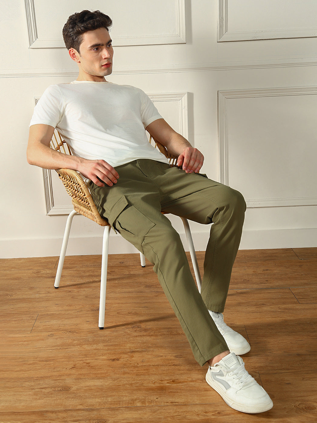 Men's Army Solid Straight fit stretchable Cargo Trousers