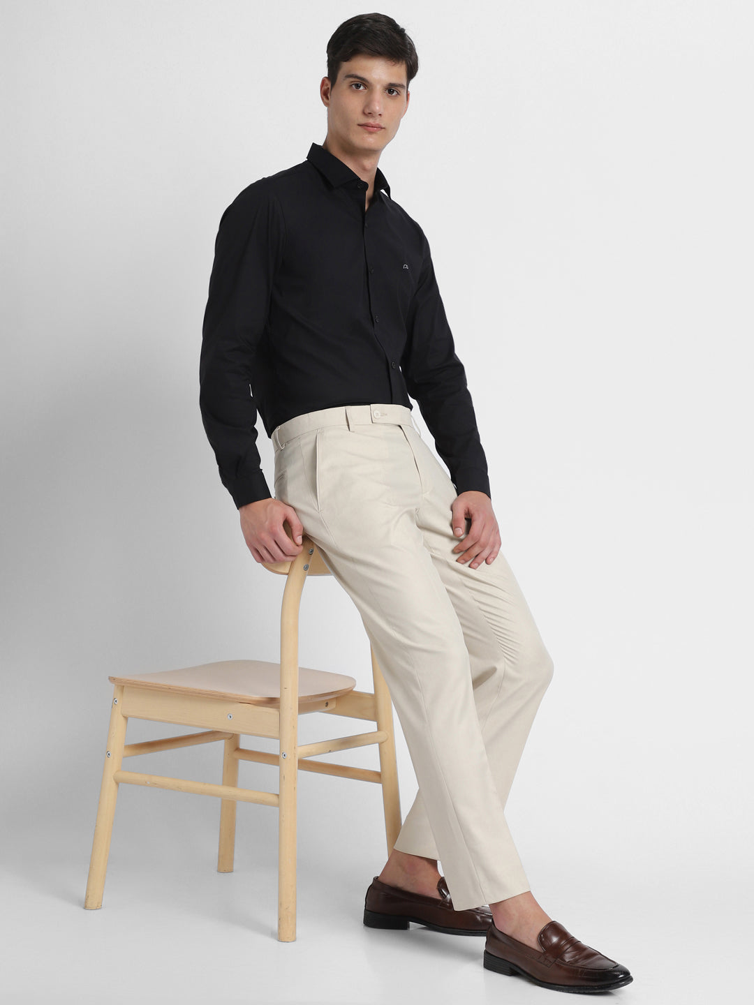 Men's Offwhite Solid Formal Trousers