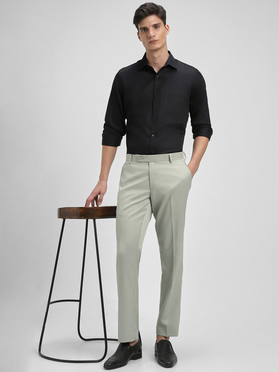 Men's Light Grey Solid Formal Trousers