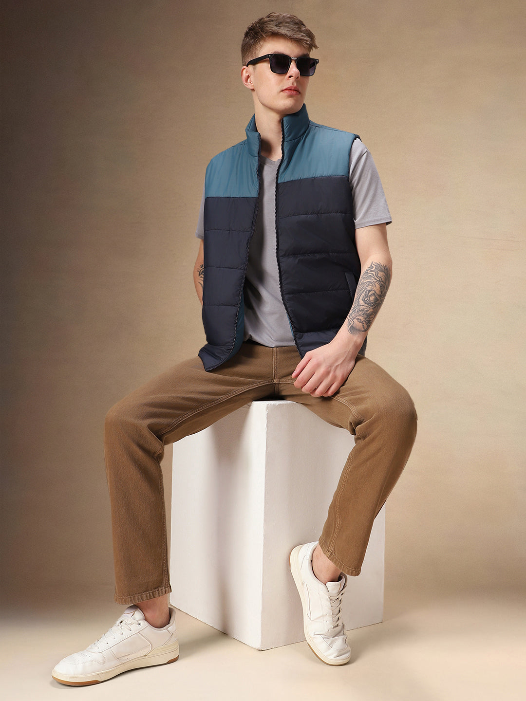 Men's Stand Collar Sleeveless Colourblocked Gilet Jacket