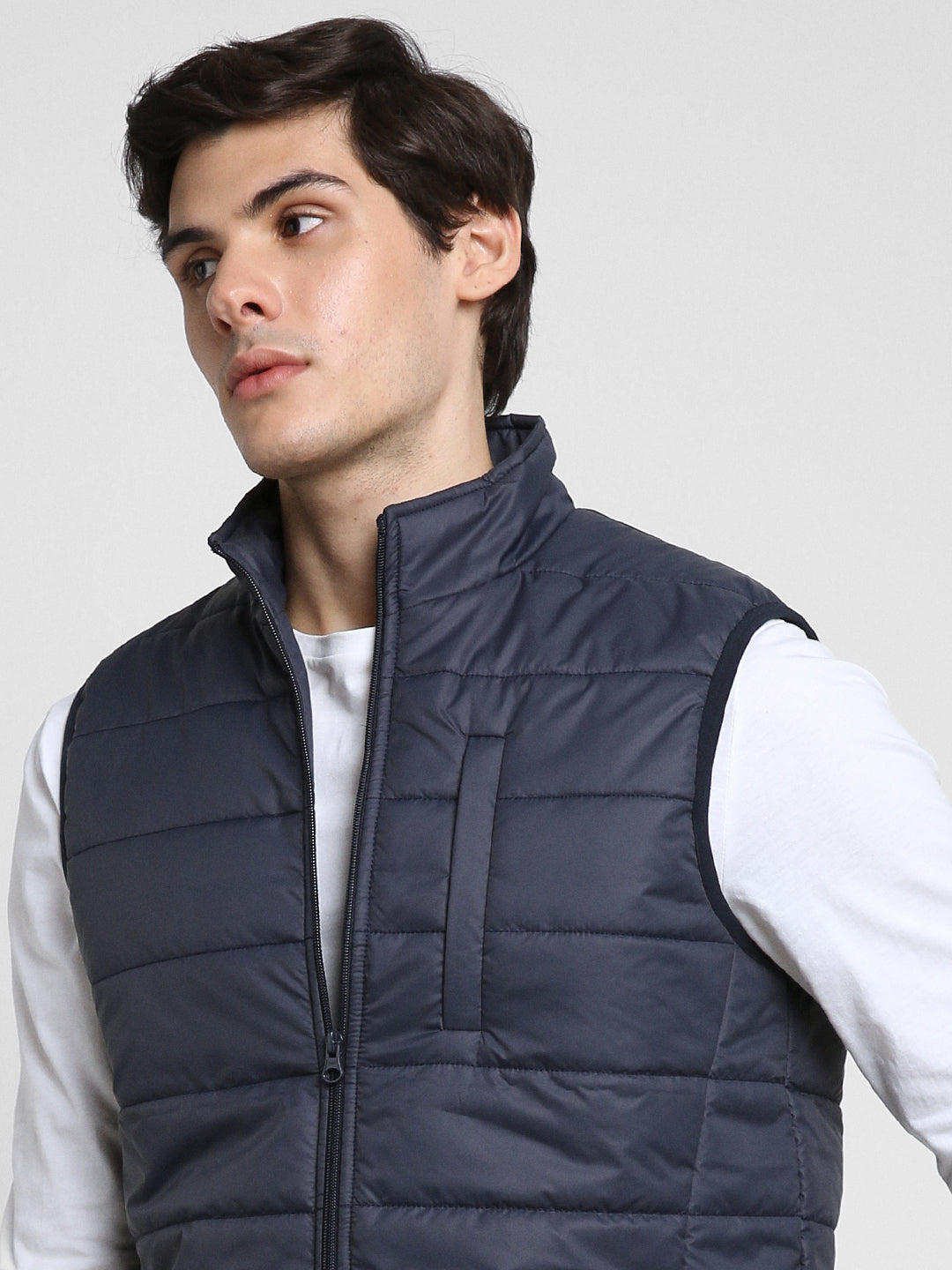 Men's Dark Blue Regular Fit Solid Sleeveless Quilted Jacket