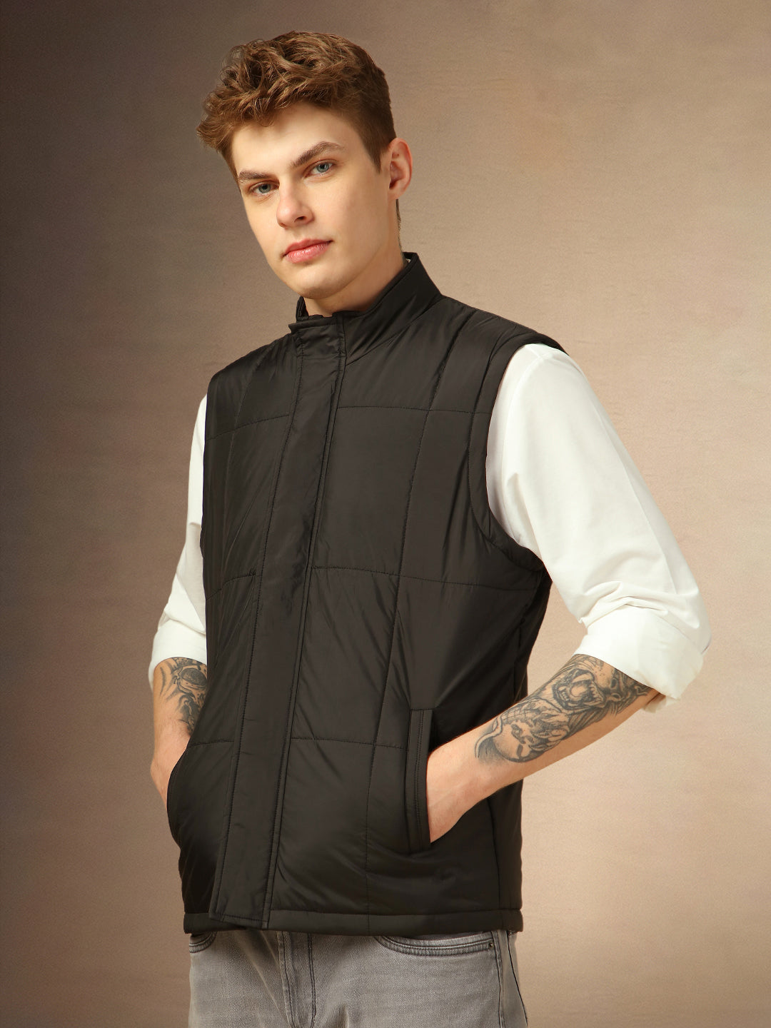 Men's Black Solid Mock Collar Sleeveless Jackets