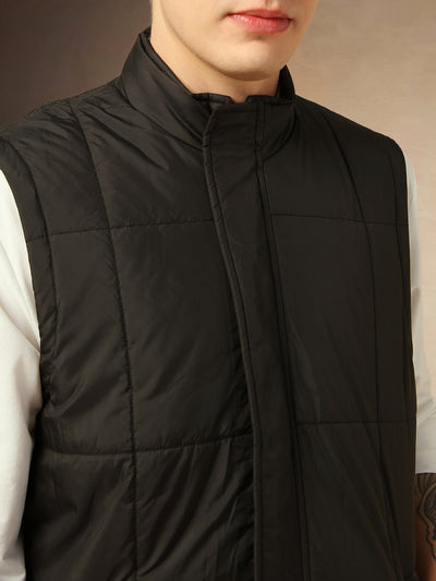 Men's Black Solid Mock Collar Sleeveless Jackets