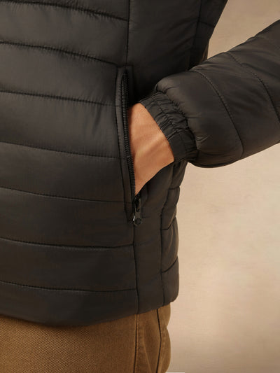 Men's Black Solid Full Sleeves Hooded Jacket