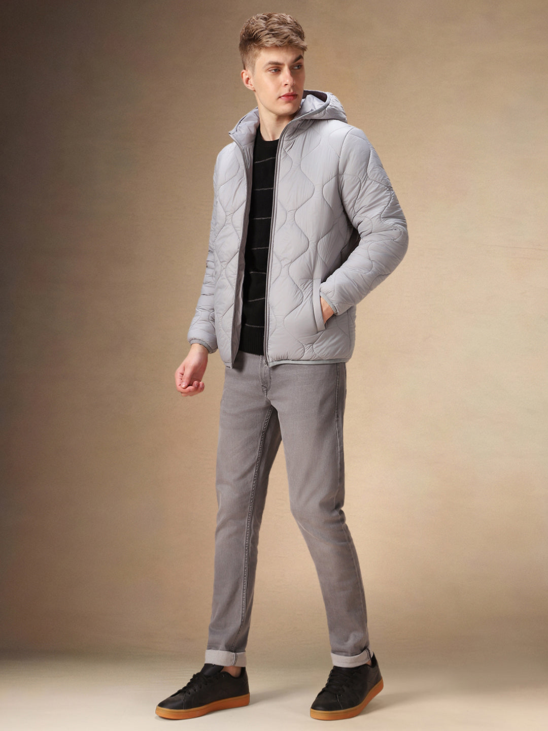 Men's Solid Grey Quilted Full Sleeves Hooded Puffer Jacket