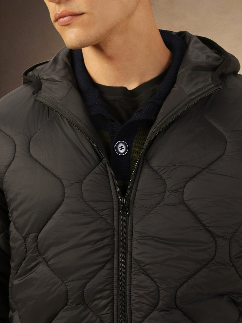 Men's Black Solid Quilted Full Sleeves Hooded Puffer Jacket