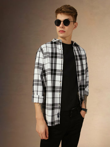 Men's Black Checks Spread Collar Full Sleeves Relaxed Fit Shirt