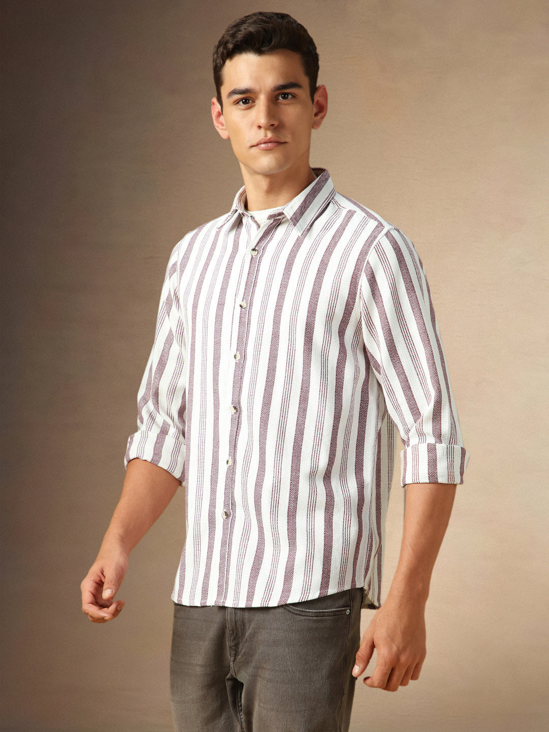 Men's Off White Striped Spread Collar Full Sleeves Casual Shirt