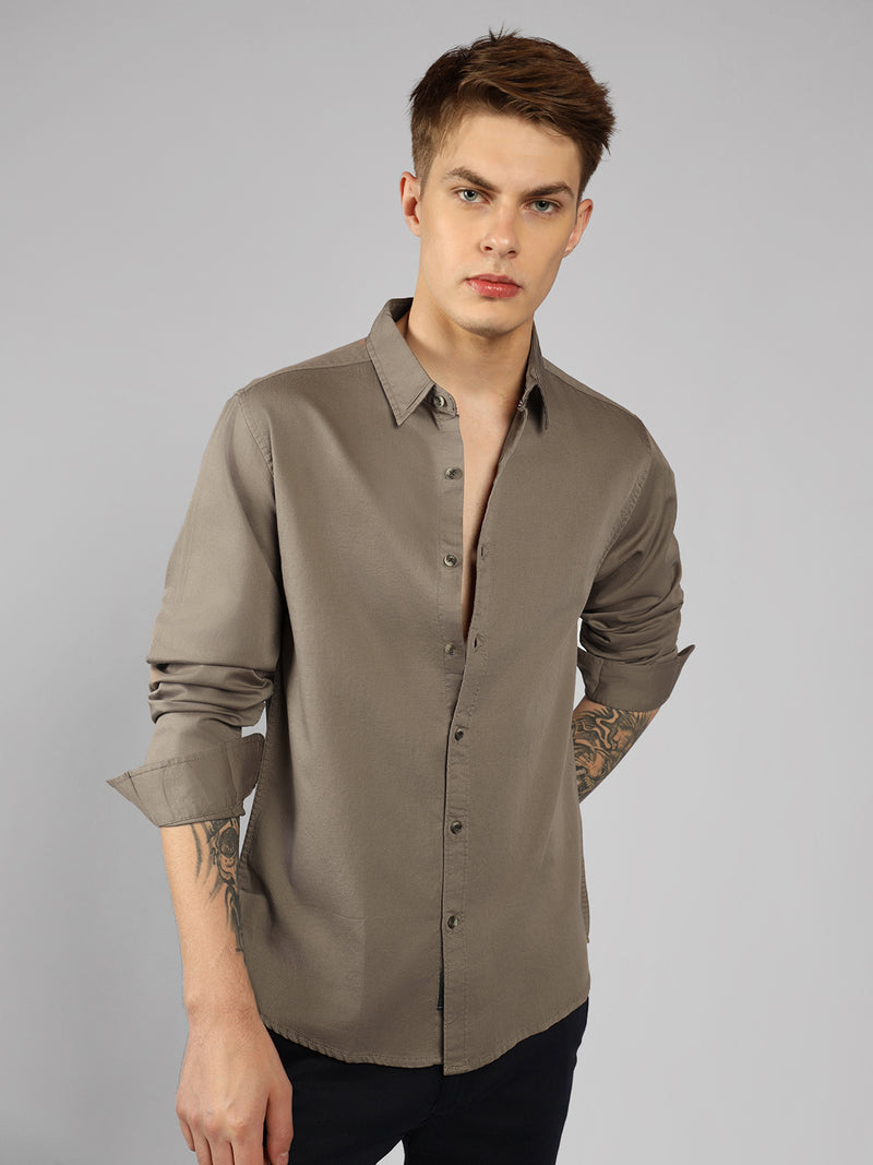 Men's Brown Spread collar Solid Casual Shirt