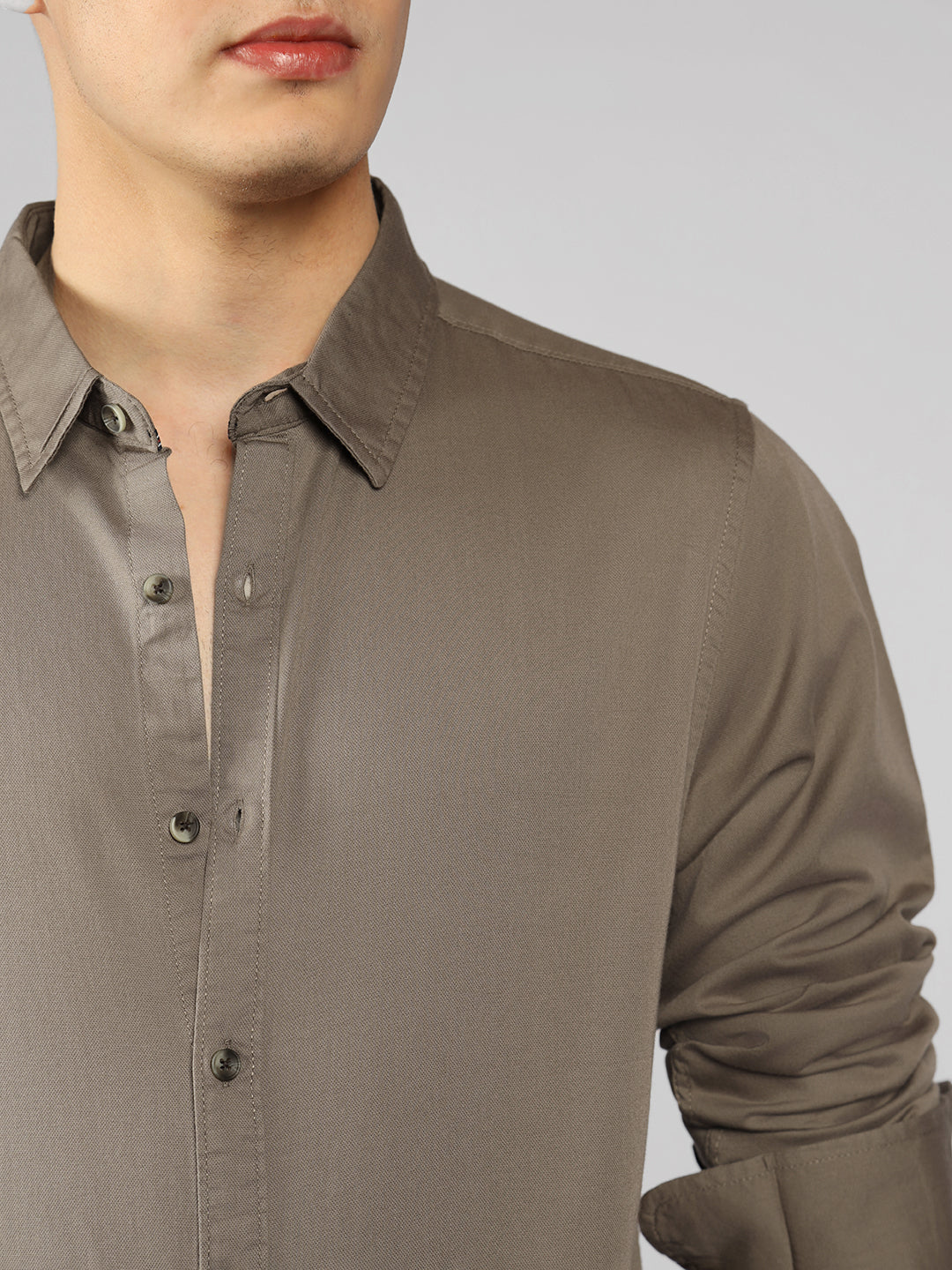 Men's Brown Spread collar Solid Casual Shirt