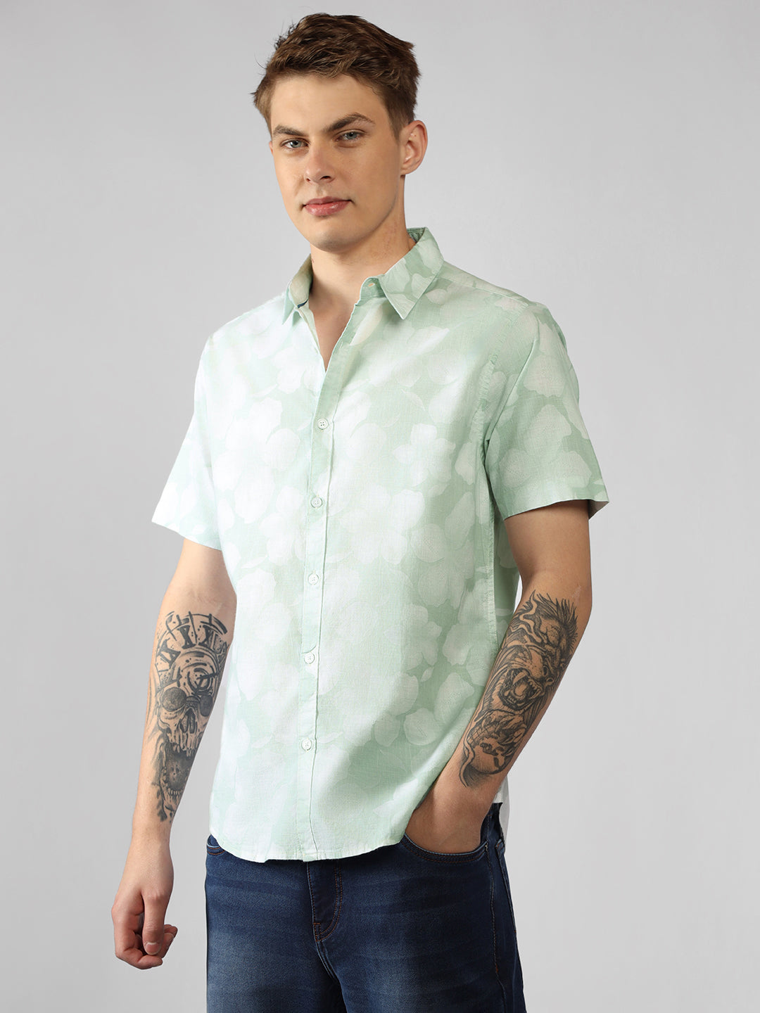 Men's Green Floral Print Spread Collar Short Sleeves Relaxed Fit Casual Shirt