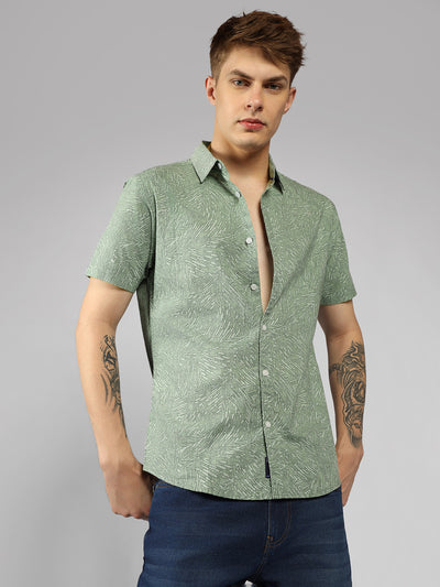 Men's Green Abstract Print Spread Collar Short Sleeves Relaxed Fit Casual Shirt