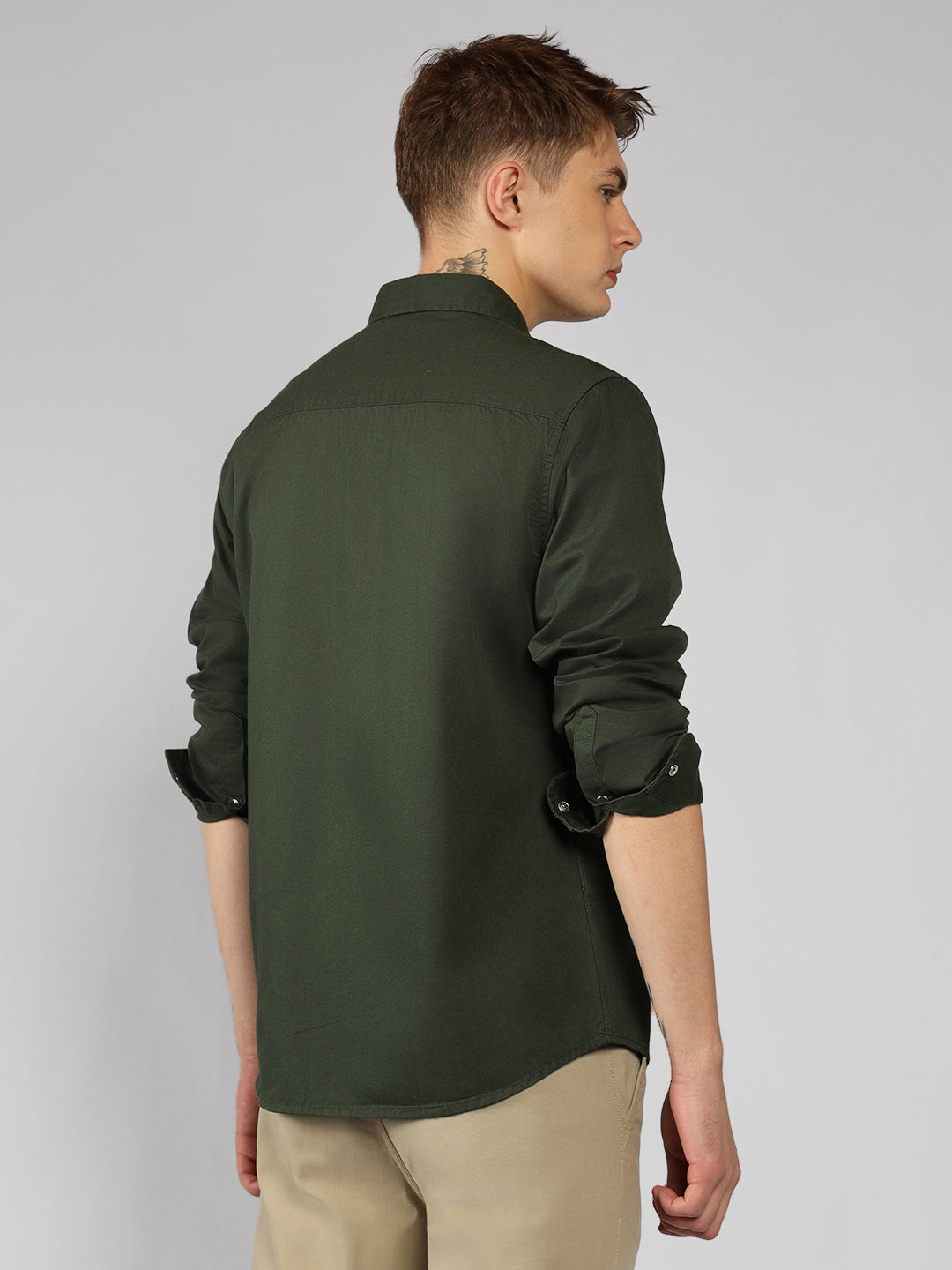 Men's Olive Solid Spread Collar Long Sleeves Relaxed Fit Casual Shirt