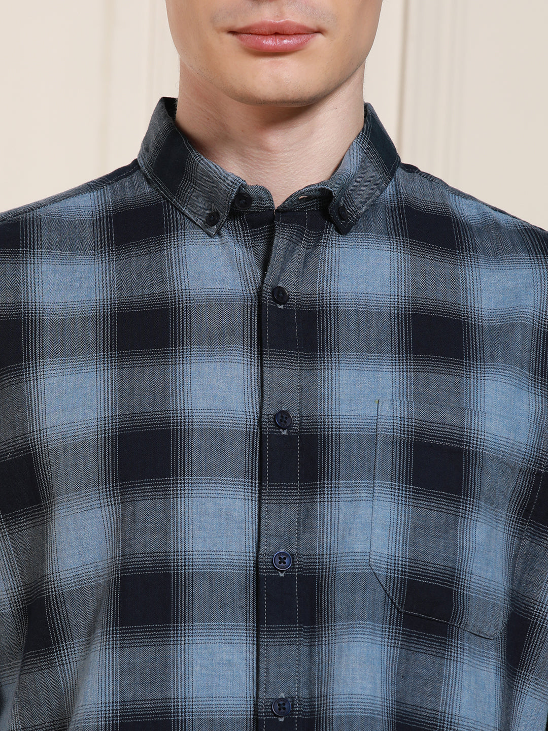 Men's Blue Cotton Checked Button-Down Collar Casual Shirt