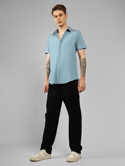 Men's Blue Textured Spread Collar Half sleeve Regular Fit Shirt