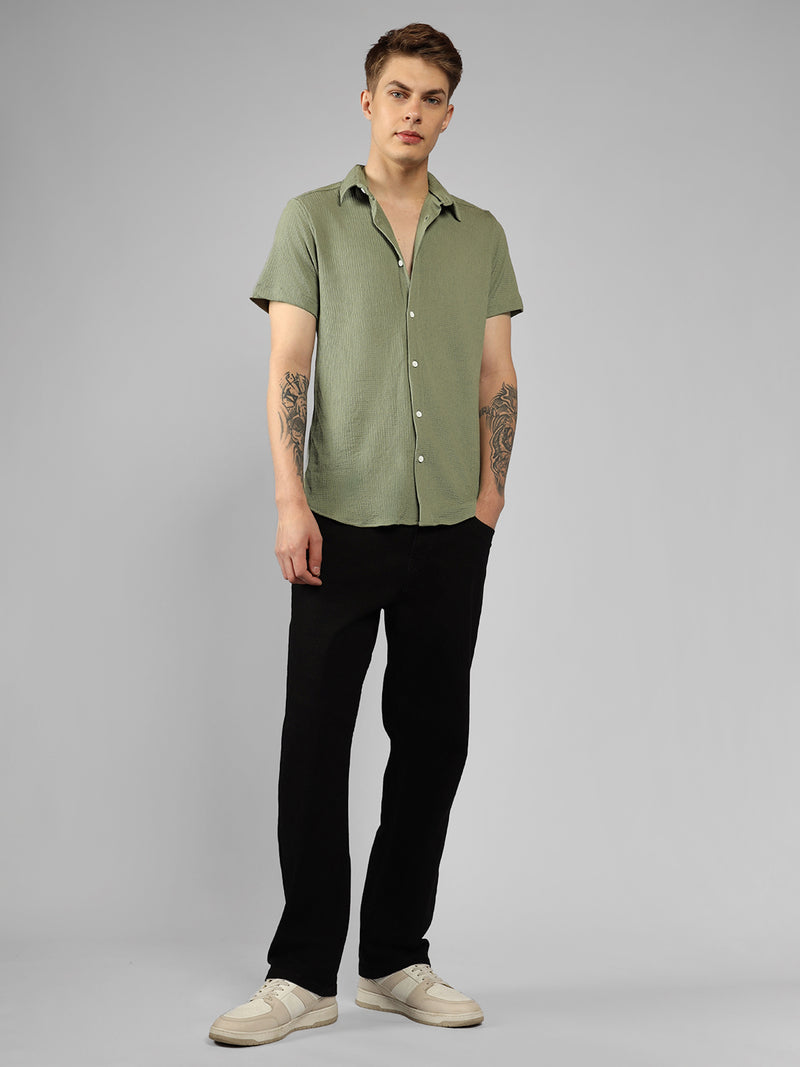 Men's Green Textured Spread Collar Half sleeve Regular Fit Shirt