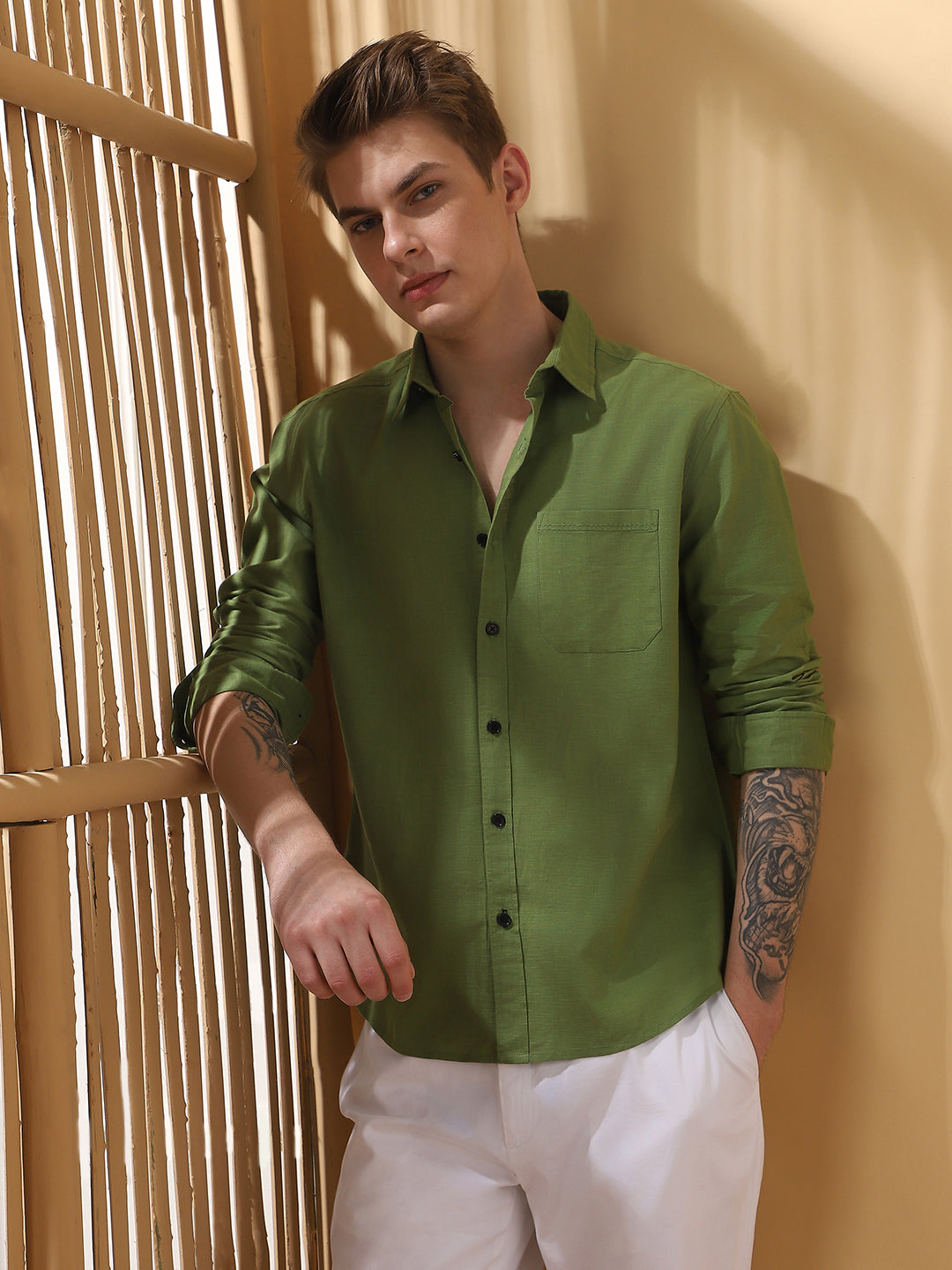 Men's Green Solid Textured Spread Collar Full Sleeves Casual Shirt