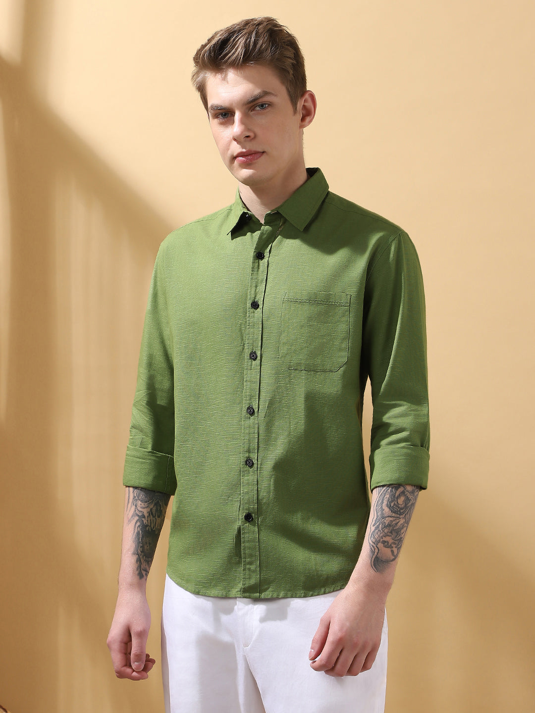 Men's Green Solid Textured Spread Collar Full Sleeves Casual Shirt