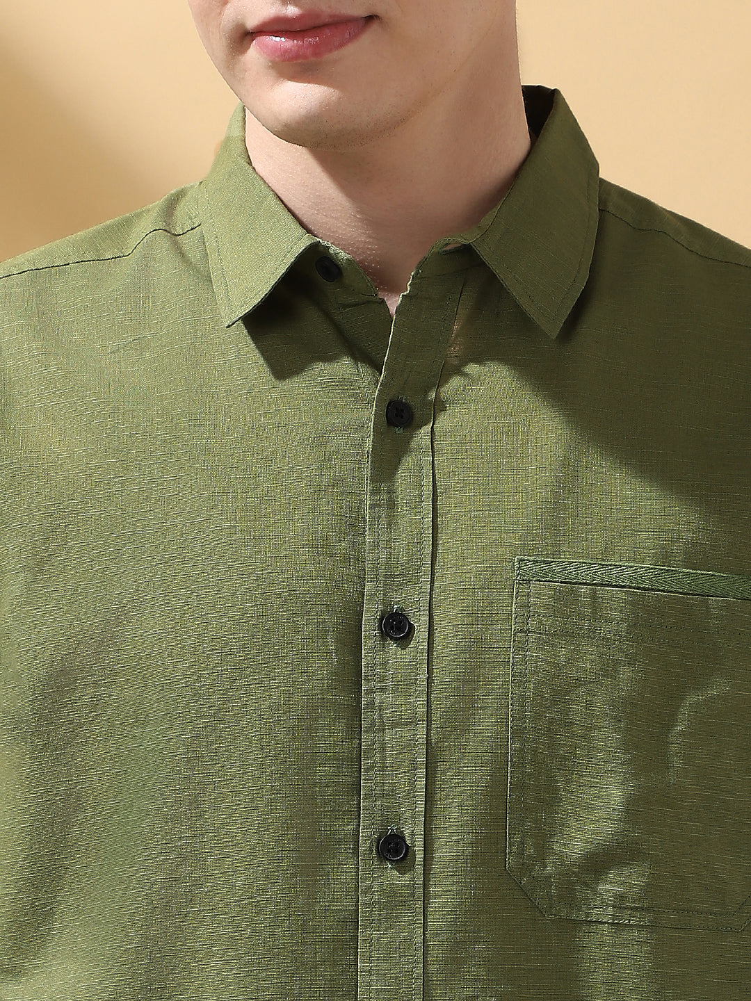 Men's Green Solid Textured Spread Collar Full Sleeves Cotton Shirt