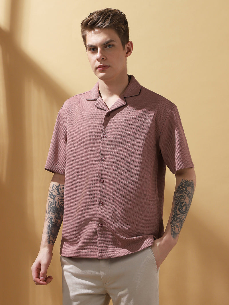 Men's Pink Solid Textured Cuban Collar Half Sleeves Casual Shirt