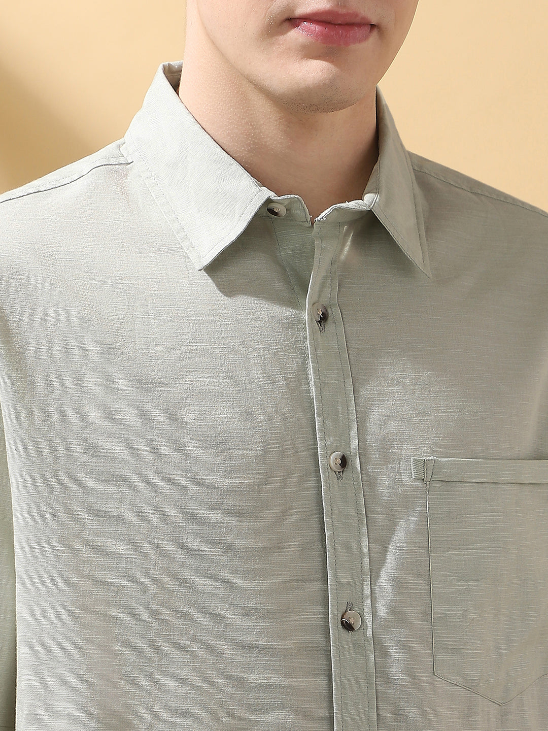 Men's Beige Solid Textured Spread Collar Half Sleeves Casual Shirt