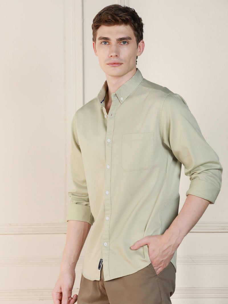 Men's Green Solid Button-Down Collar Long Sleeves Regular Fit Casual Shirt