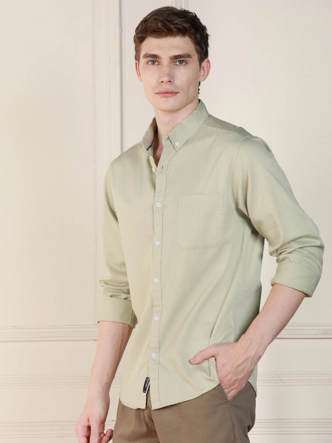 Men's Green Solid Button-Down Collar Long Sleeves Regular Fit Casual Shirt