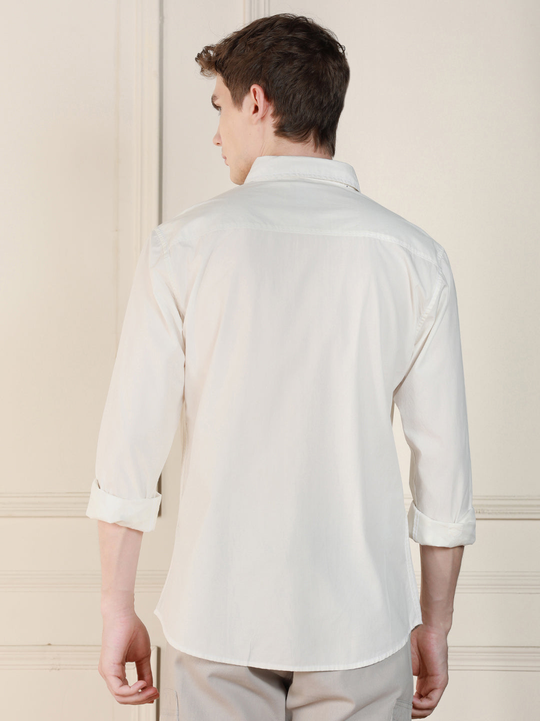 Men's White Solid Spread Collar Long Sleeves Relaxed Fit Casual Shirt