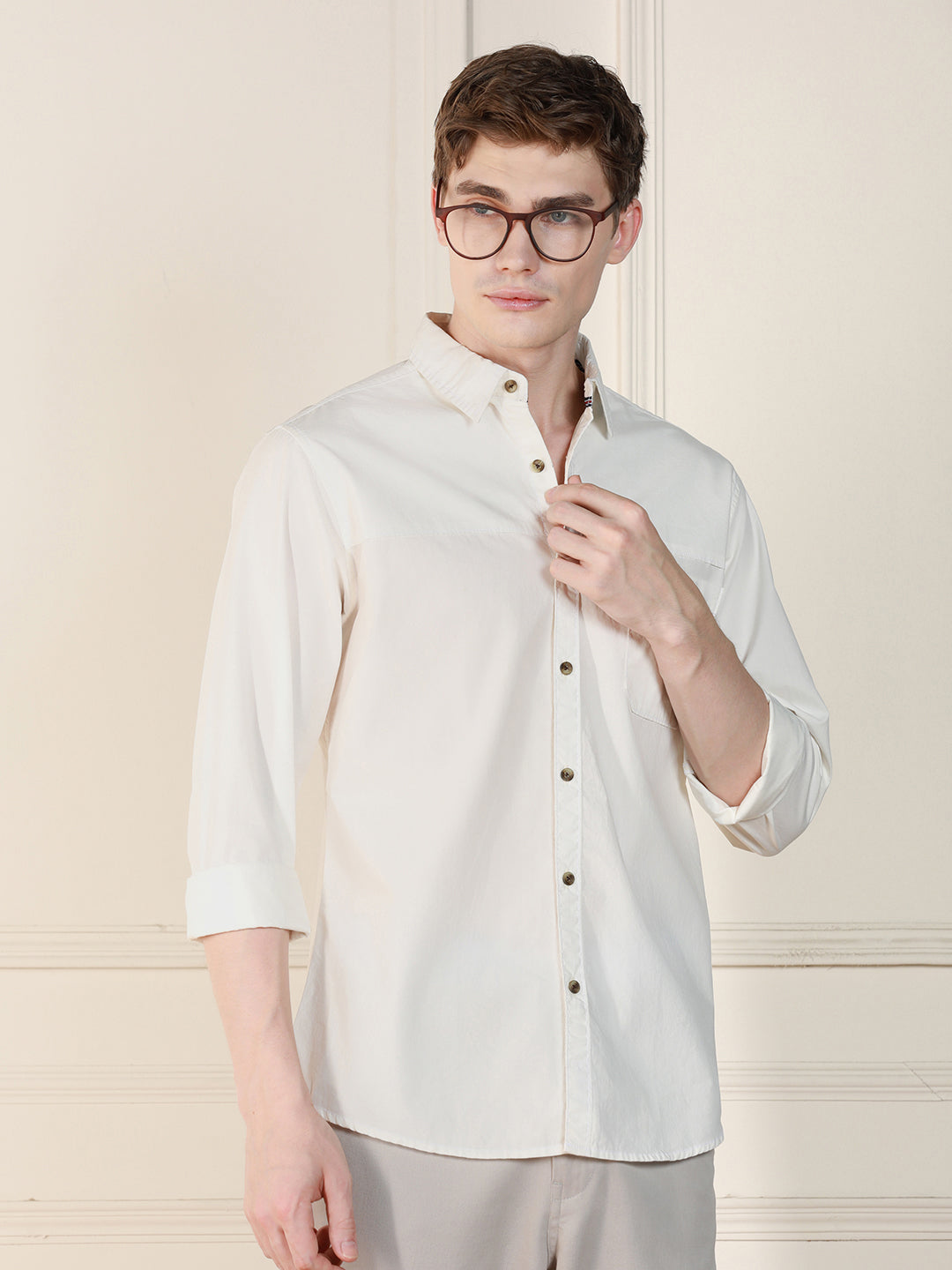 Men's White Solid Spread Collar Long Sleeves Relaxed Fit Casual Shirt