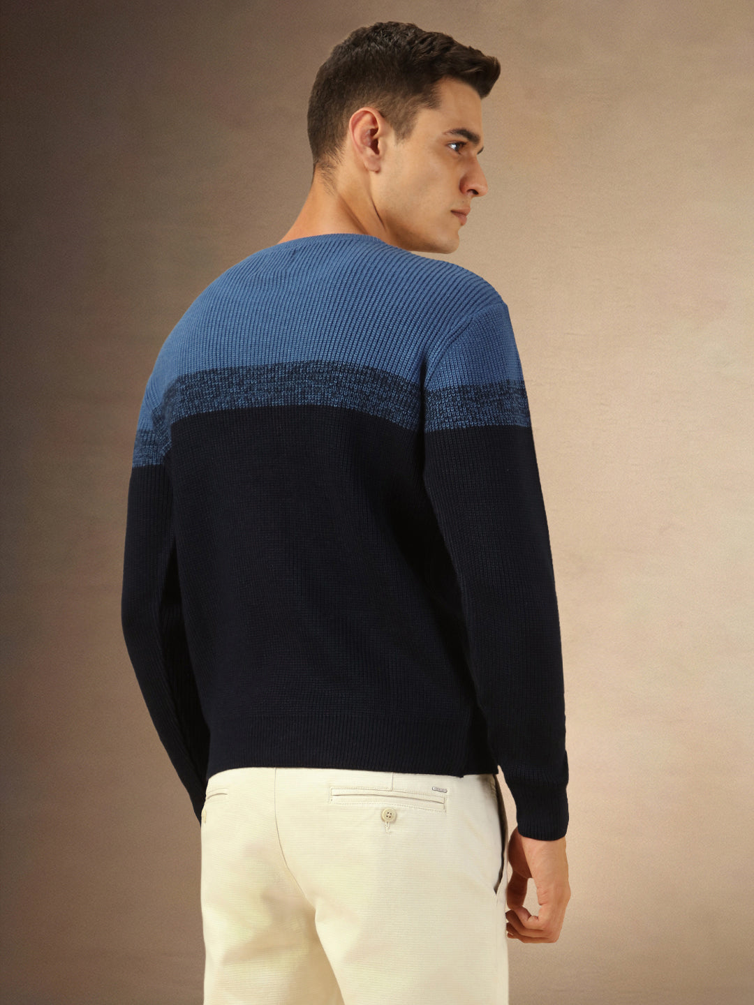 Men's Mid Blue Colorblock Round Neck Pullover Sweater