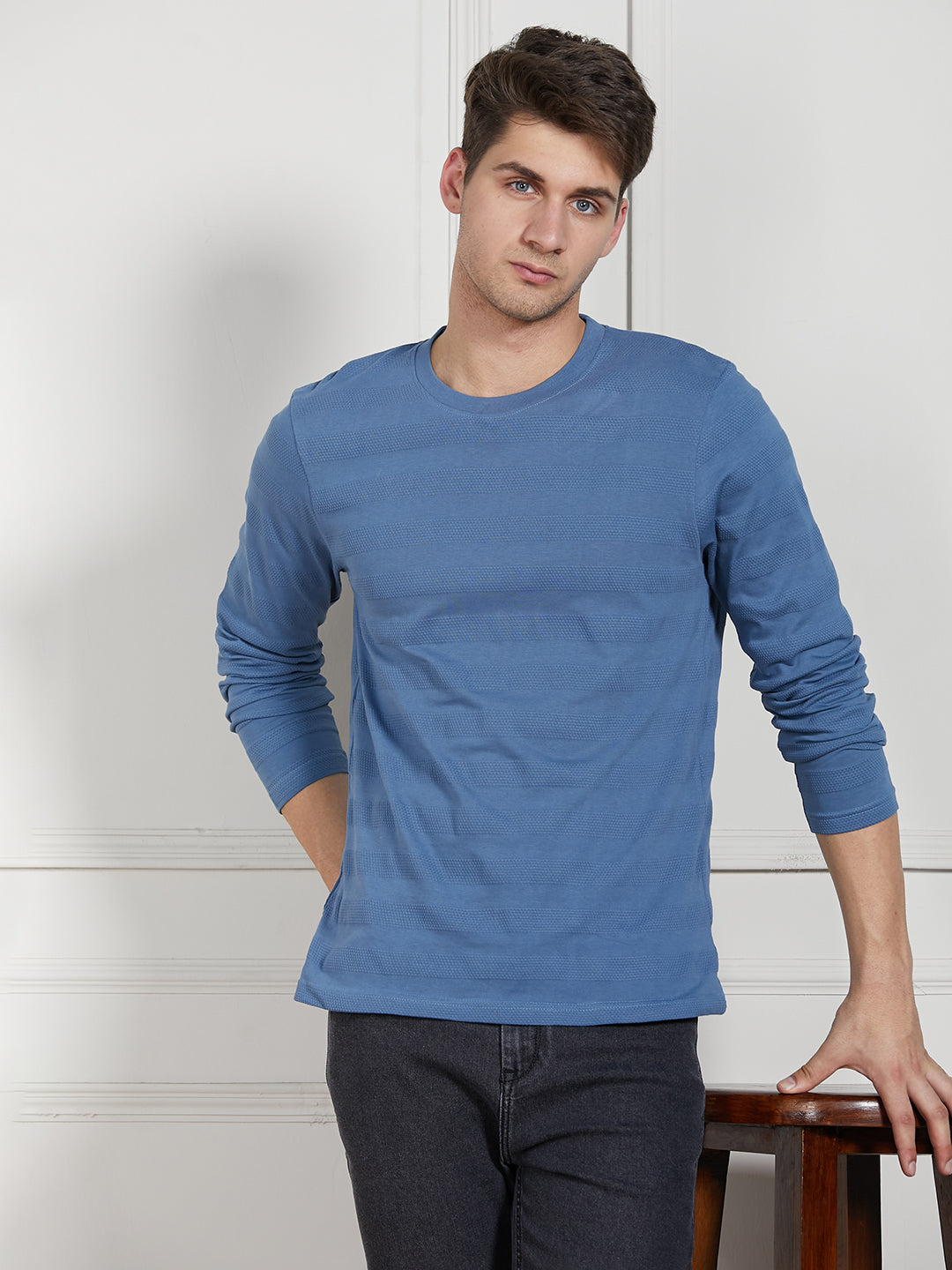 Dennis Lingo Men Mid blue Cotton Regular Fit Textured Round Neck T-Shirt