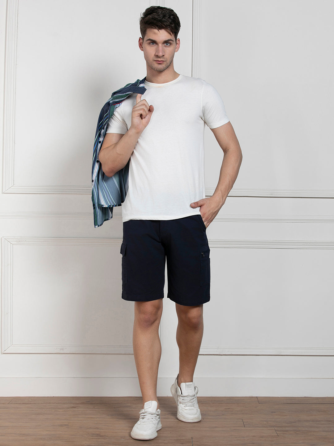 Men's Navy Relaxed Fit Mid-Rise Solid Casual Shorts