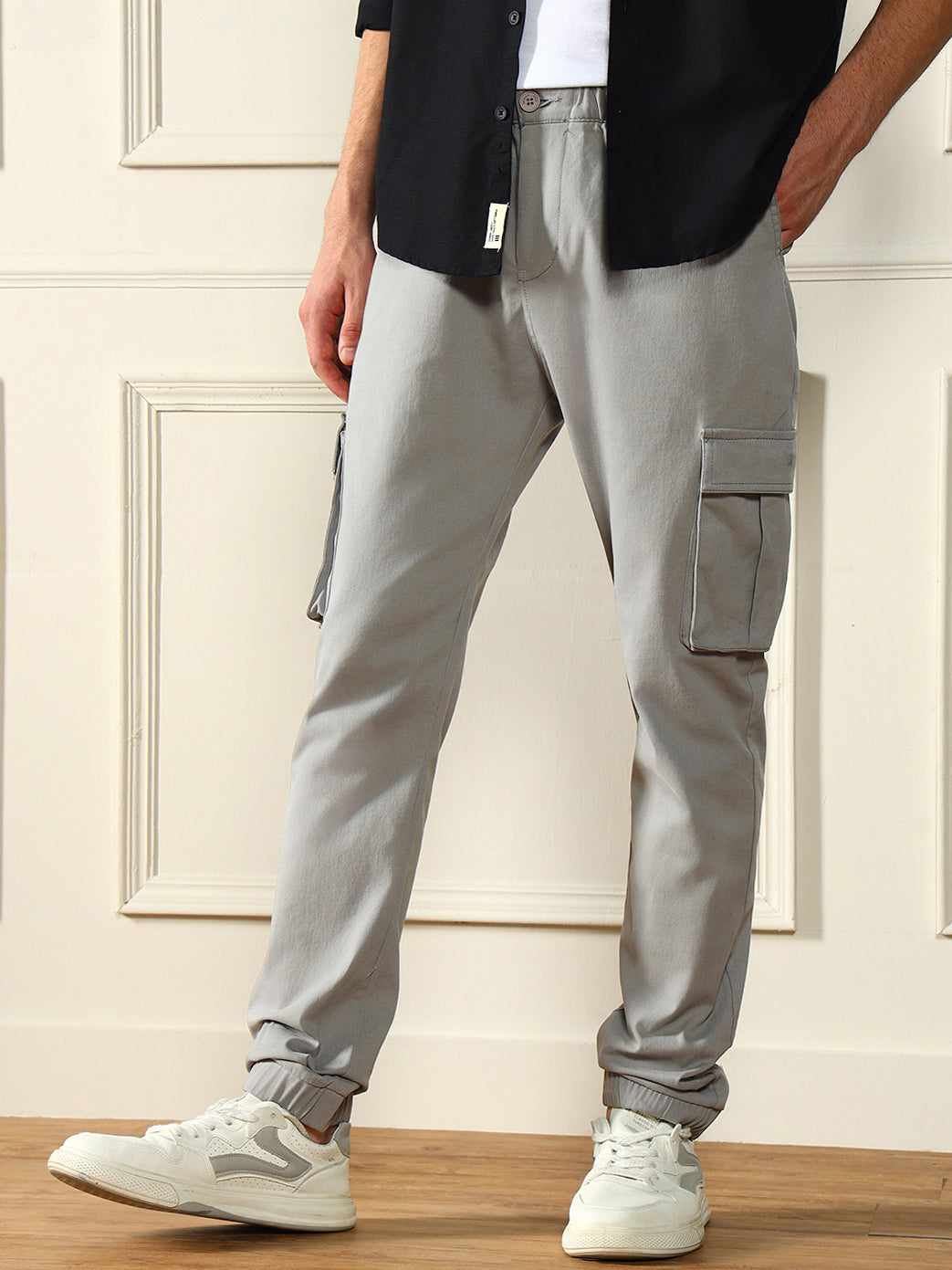 Men's Mid Grey Solid Casual Trouser