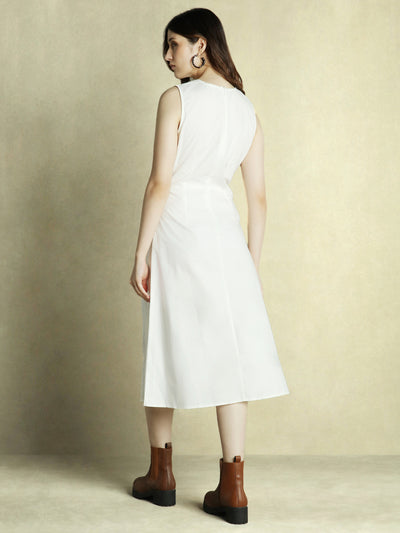 DL Woman White Solid V-Neck Knotted Maxi Dress