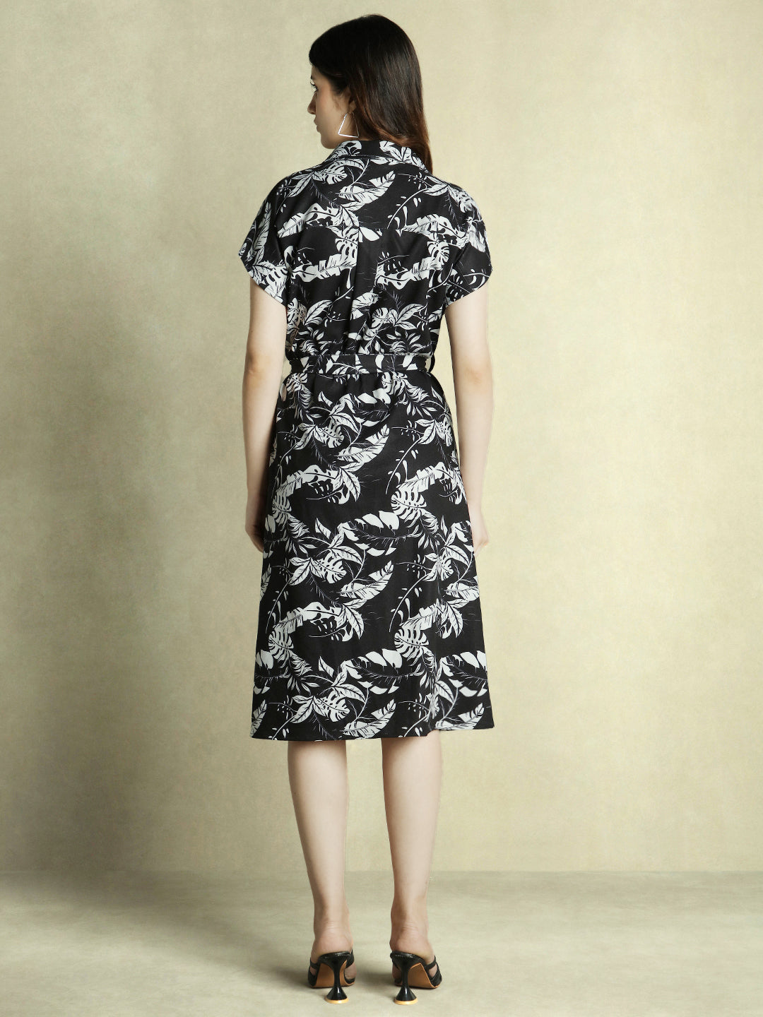 DL Woman Black Floral Print V-Neck Wrap Dress