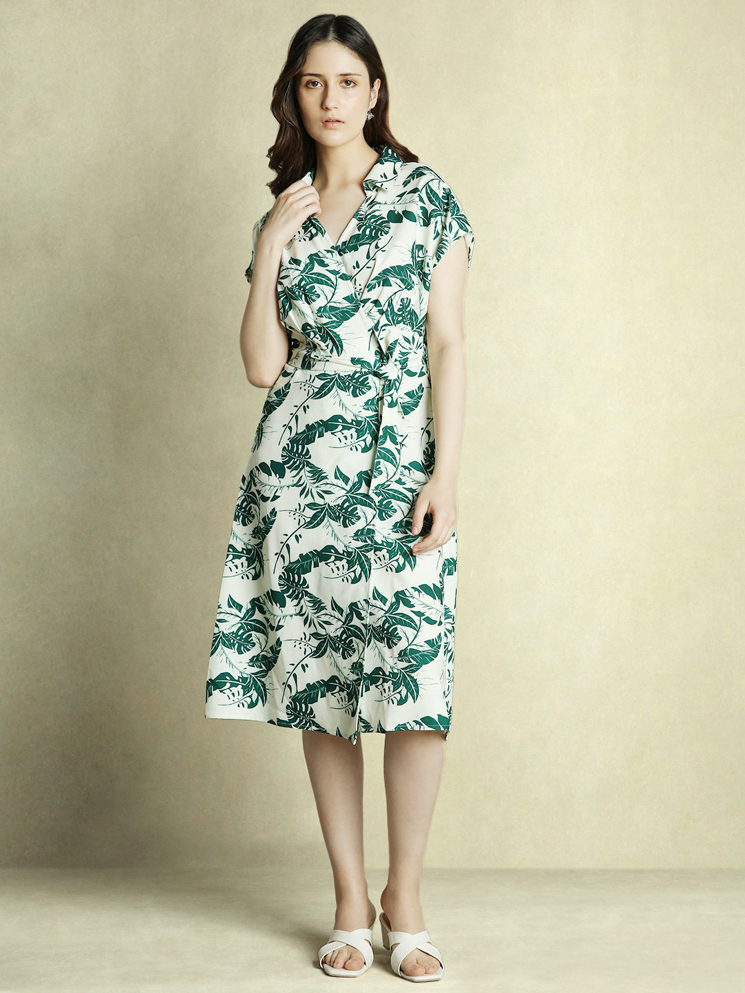 DL Woman Green Floral Print V-Neck Wrap Dress