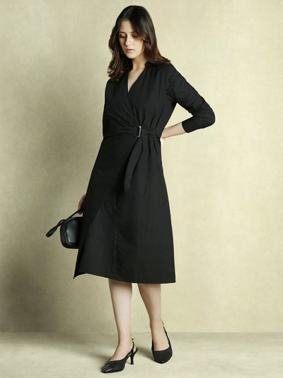 DL Woman Black Solid V-Neck Wrap Dress