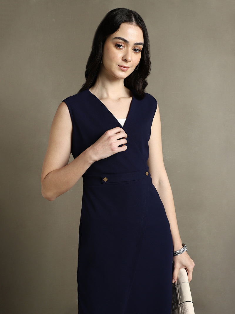 DL Woman Navy Solid V-Neck Sleeveless Dress