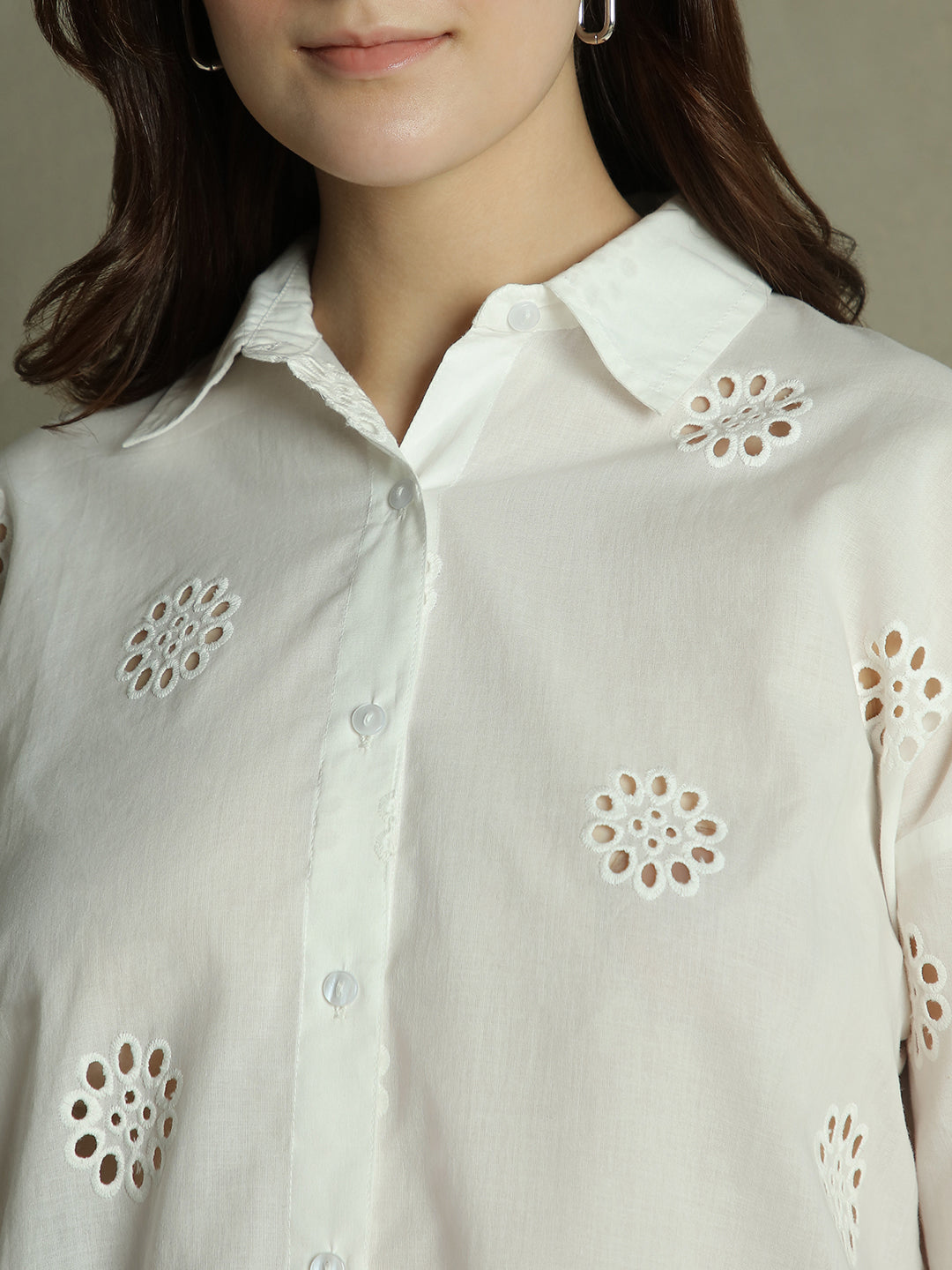 DL Woman White Collared Schiffli  Cotton Shirt