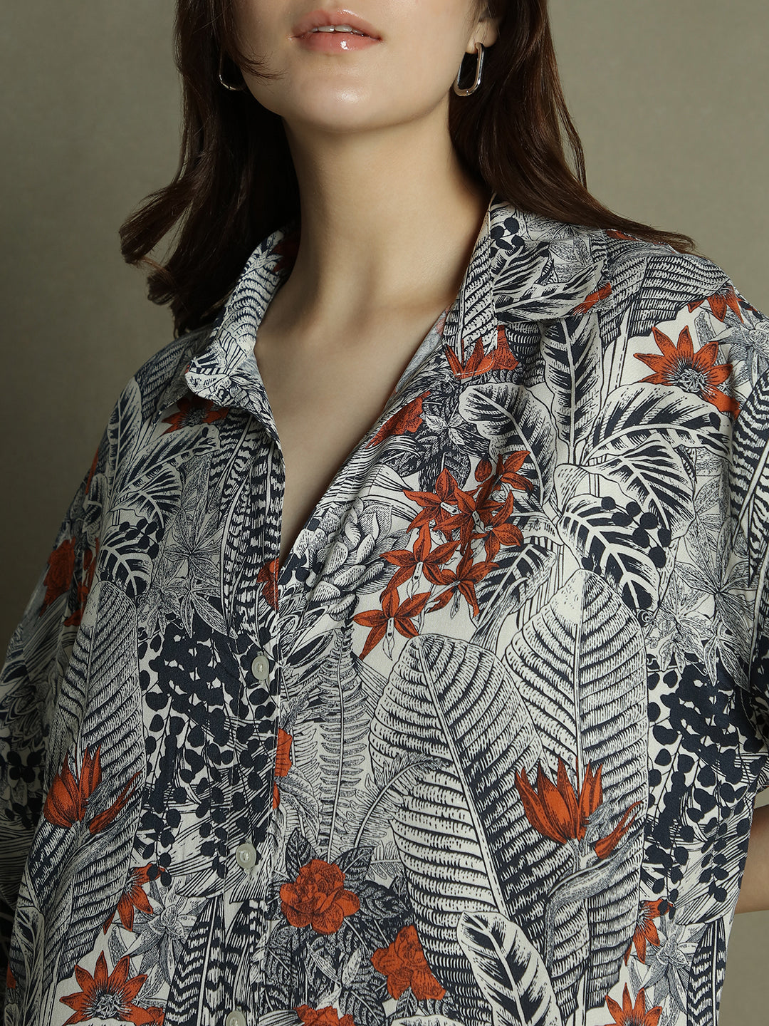 DL Woman Black Floral Print Collared Cotton Shirt