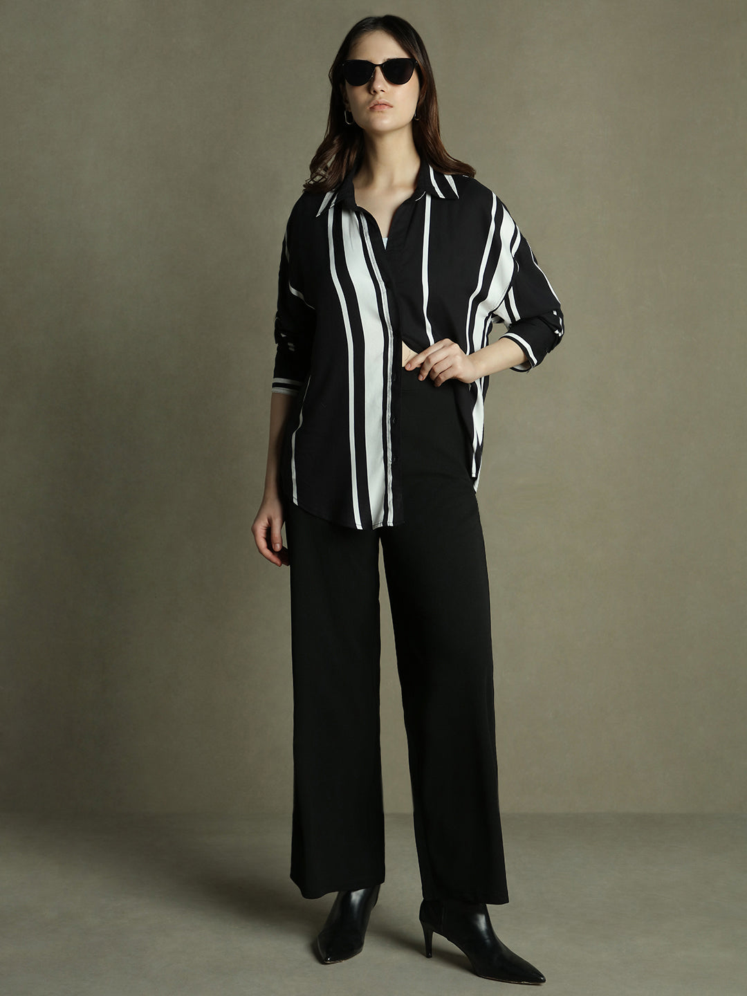 DL Woman Black Printed Stripes Collared Cotton Shirt