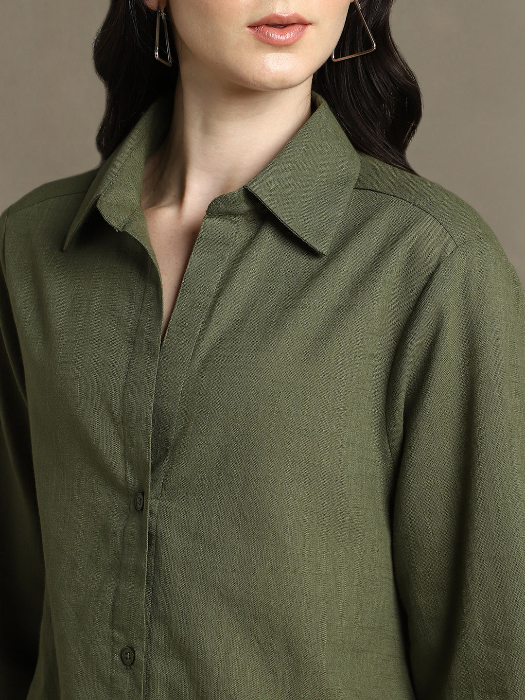 DL Woman Olive Solid Textured Spread Collar Full Sleeves Oversized Shirt