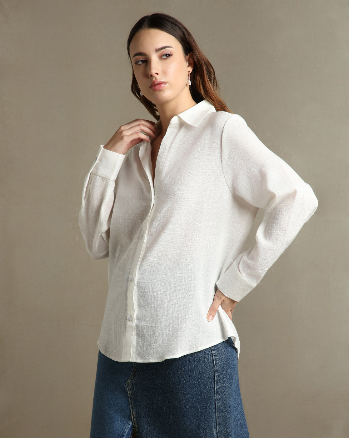 DL Woman White Solid Textured Spread Collar Full Sleeves Oversized Shirt