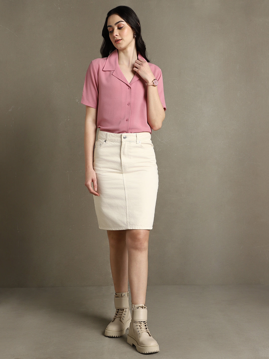 DL Woman Pink Solid Lapel Collar Half Sleeves Shirt