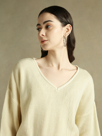 DL Woman Off White Solid V- Neck Sweater