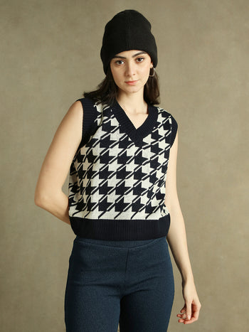 DL Woman V- Neck Houndstooth Sweater Vest