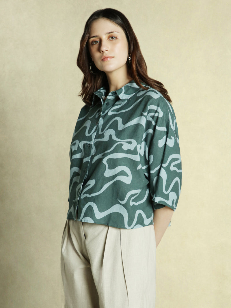 DL Woman Green Abstract Print Shirt Collar Half Sleeves Top