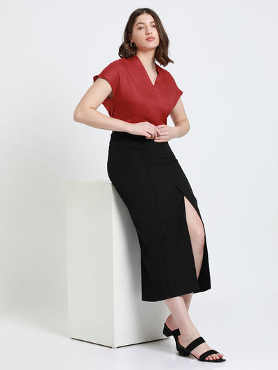 DL Woman V- Neck Regular Fit Solid Red Top