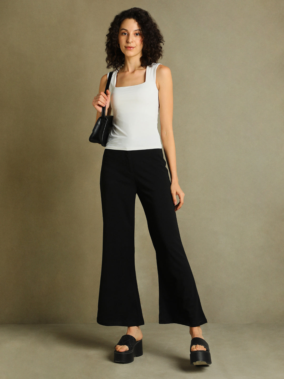 DL Woman Black Solid Women Trousers